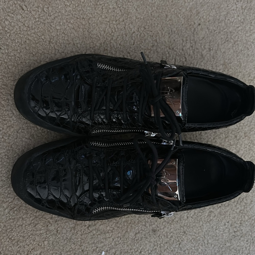 Black dress shoes